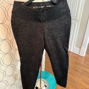 Luxe Slims Black Patterned Leggings
